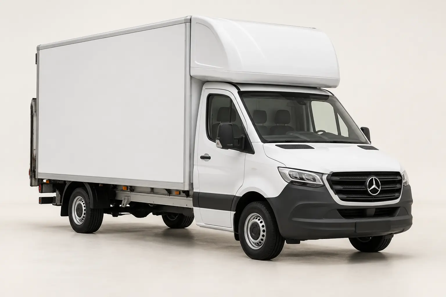 Mercedes-Benz Luton Courier Van
